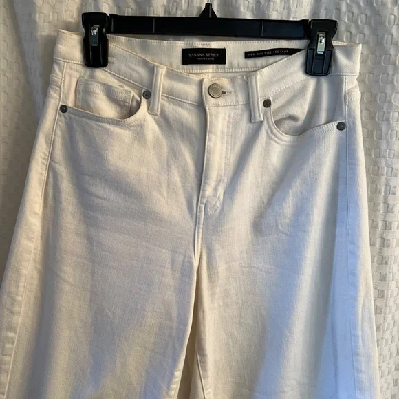 Banana Republic white high rise wide leg crop jeans - Picture 2 of 5